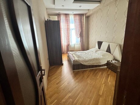 Аренда: 4-комнатная квартира, 145 м², İnşaatçılar: 1 200 ₼/мес 3
