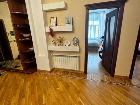 Аренда: 4-комнатная квартира, 145 м², İnşaatçılar: 1 200 ₼/мес 2