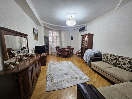 Объявление №6154948 - Баку, м. Иншаатчылар, 3-комн., 130 м², 14/19 этаж