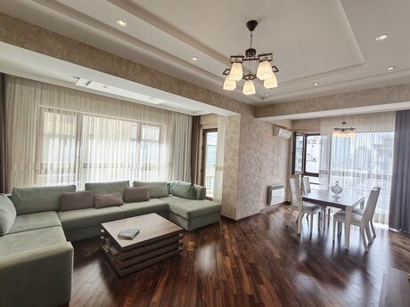 Kirayə 3 otaqlı mənzil, 130 m², Park Azure: 1 700 ₼/ay 4