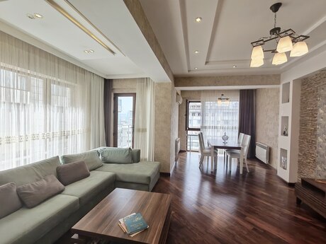Kirayə 3 otaqlı mənzil, 130 m², Park Azure: 1 700 ₼/ay 3