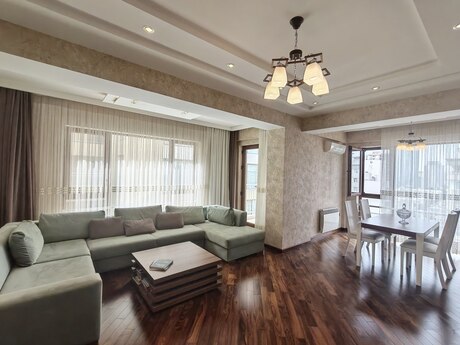 Kirayə 3 otaqlı mənzil, 130 m², Park Azure: 1 700 ₼/ay 2