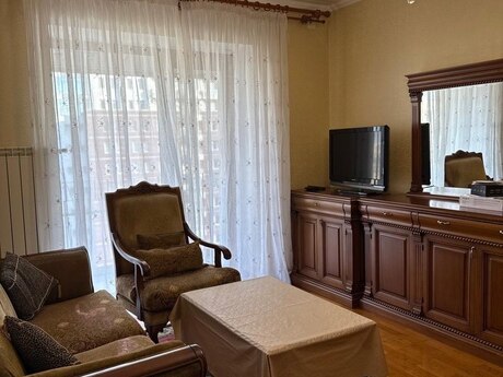 3 rooms · 80 m² · floor 6/6, İçəri Şəhər