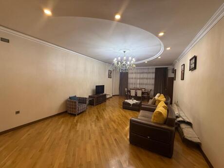 Kirayə 3 otaqlı mənzil, 160 m², Şah İsmayıl Xətai: 1 000 ₼/ay 5