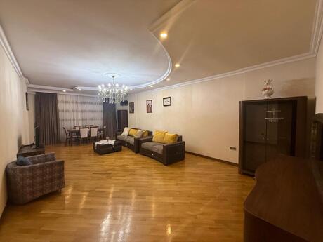 Kirayə 3 otaqlı mənzil, 160 m², Şah İsmayıl Xətai: 1 000 ₼/ay 3