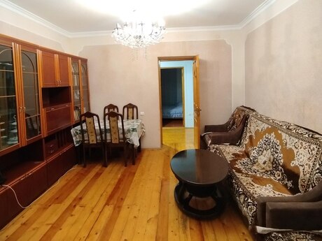 3 rooms · 85 m² · floor 5/5, Lökbatan