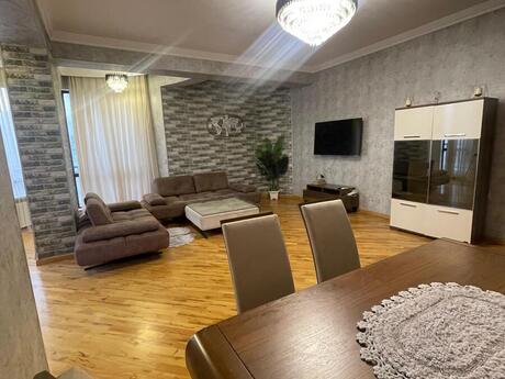 Kirayə 3 otaqlı mənzil, 157 m², Nəsimi: 1 300 ₼/ay 4