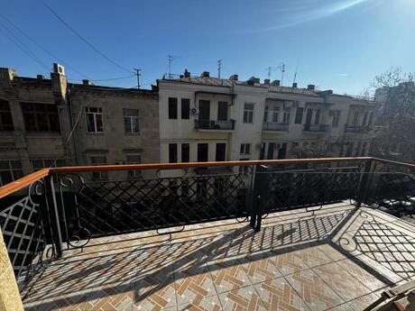 3-room apartment for rent, 85 m², 28 May: 1 000 ₼/mo 3