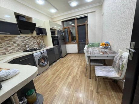 Kirayə 3 otaqlı mənzil, 95 m², Yeni Yasamal: 700 ₼/ay 2