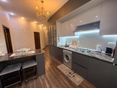 2 otaq · 75 m² · 1/2 mərtəbə, İnşaatçılar