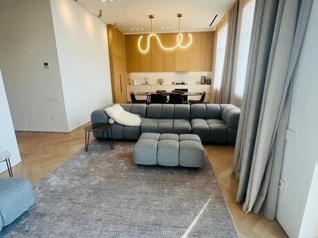 3-комнатная квартира, 85 м², Sahil: 570 000 ₼ 2
