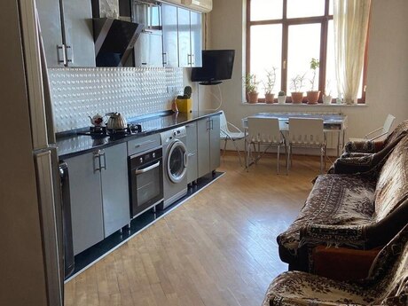 Elan №6410303 - Bakı, Elmlər Akademiyası m., 4 otaqlı, 221 m², 10/16 mərtəbə