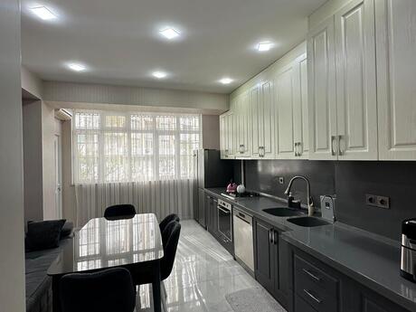 3 otaqlı mənzil, 109 m², 20 Yanvar: 318 000 ₼ 3