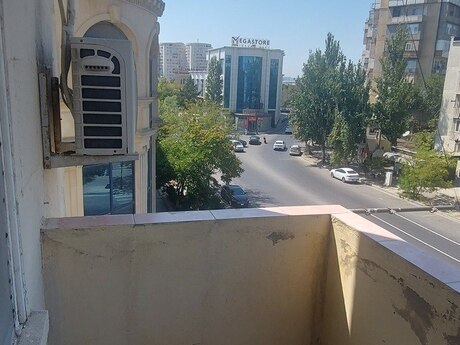 1-room apartment for rent, 34 m², Həzi Aslanov: 450 ₼/mo 2