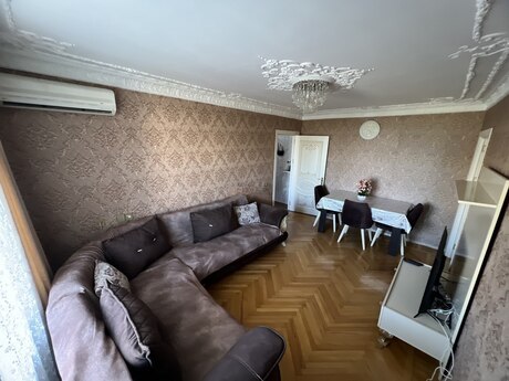 Объявление №6410457 - Баку, м. Ичеришехер, 2-комн., 50 м², 2/5 этаж