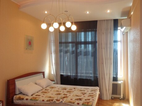 3 otaqlı mənzil, 150 m², 28 May: 450 000 ₼ 5