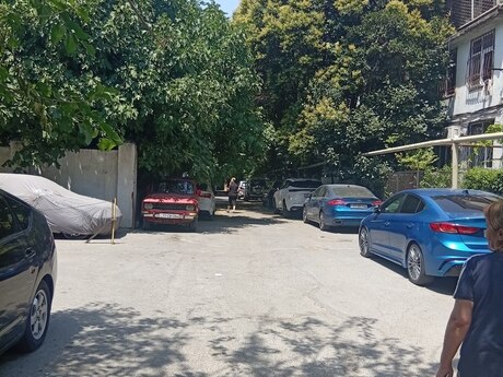 1 otaq · 30 m² · 2/5 mərtəbə, Elmlər Akademiyası