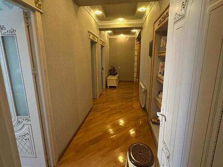 5 otaqlı mənzil, 152 m², 28 May: 500 000 ₼ 3