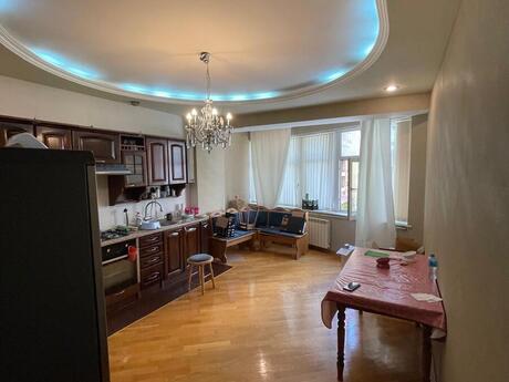 3 otaqlı mənzil, 165 m², 28 May: 370 000 ₼ 5