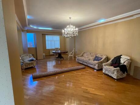 3 otaqlı mənzil, 165 m², 28 May: 370 000 ₼ 2