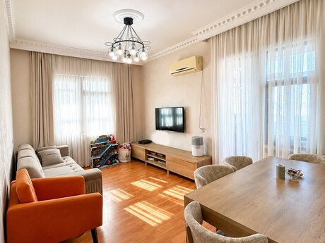 Elan №6410733 - Bakı, Yeni Günəşli q., 2 otaqlı, 60 m², 6/9 mərtəbə