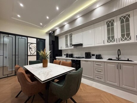 3-room apartment for rent, 90 m², Grand Hayat: 2 000 ₼/mo 3