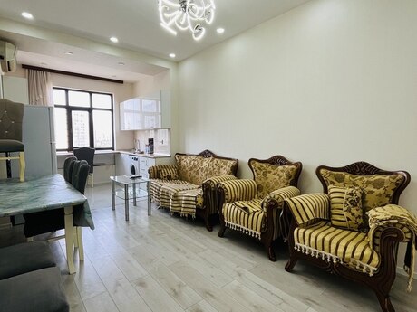 Аренда: 3-комнатная квартира, 90 м², Memar Əcəmi: 800 ₼/мес 2