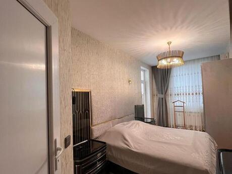 4 otaqlı mənzil, 195 m², Nizami: 630 000 ₼ 3