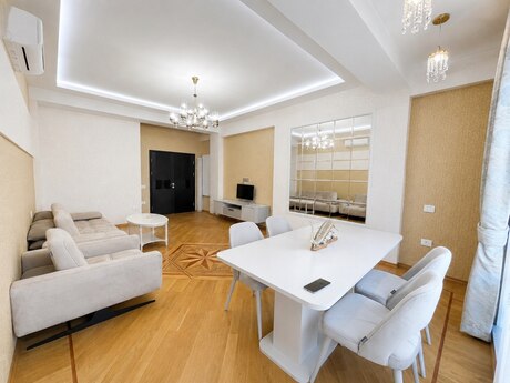 Kirayə 3 otaqlı mənzil, 130 m², Şah İsmayıl Xətai: 1 400 ₼/ay 2