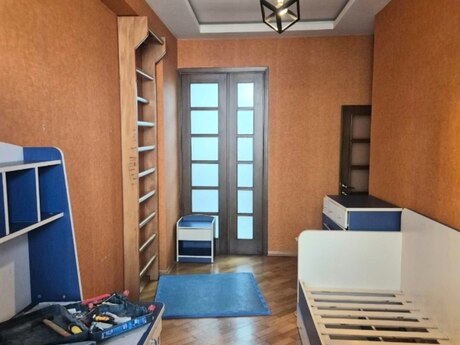 3 otaqlı mənzil, 92 m², 28 May: 285 000 ₼ 2