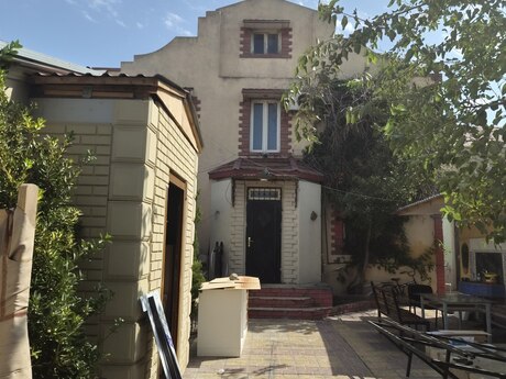 7 otaqlı həyət evi, 360 m², NZS: 410 000 ₼ 2