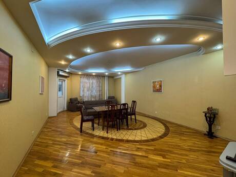 3 otaqlı mənzil, 140 m², 28 May: 348 000 ₼ 2