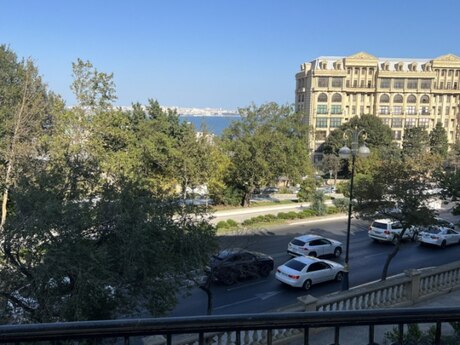 Elan №6411382 - Bakı, İçəri Şəhər m., 2 otaqlı, 50 m², 2/5 mərtəbə