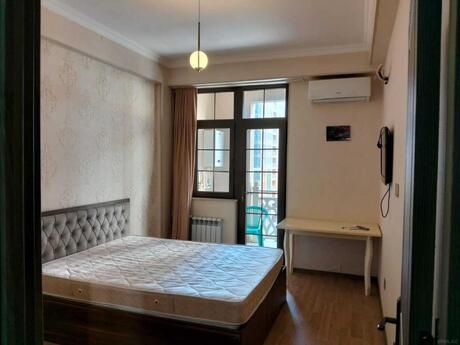 1-room apartment, 42 m², Triumph Palace: 210 000 ₼ 2