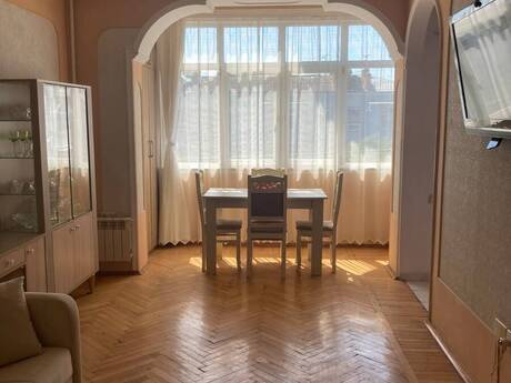 3 otaqlı mənzil, 61 m², 28 May: 246 000 ₼ 2