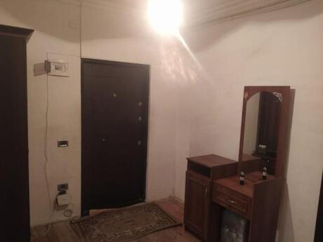 Продаётся 3-комнатная квартира в старом фонде, Xalqlar Dostluğu, 80 м², 165 000 AZN, фото 2 / 5