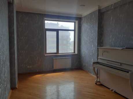 3 otaqlı mənzil, 136 m², 28 May: 349 000 ₼ 3