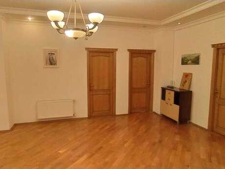 4-room apartment, 215 m², 28 May: 485 000 ₼ 3