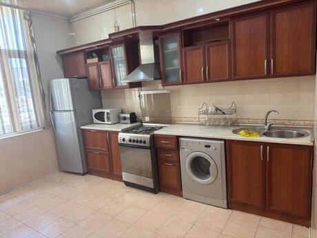 Kirayə 2 otaqlı mənzil, 95 m², 28 May: 800 ₼/ay 5