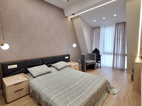 4 otaqlı mənzil, 185 m², 28 May: 899 999 ₼ 4
