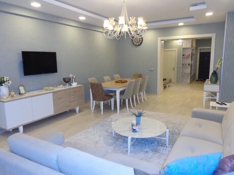 Elan №6411909 - Bakı, İnşaatçılar m., 3 otaqlı, 140 m², 8/17 mərtəbə
