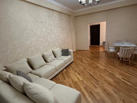 2 otaqlı mənzil, 83 m², Qara Qarayev: 244 000 ₼ 2