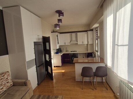 3 otaq · 75 m² · 8/14 mərtəbə, Massiv D