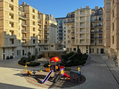 Elan №6412038 - Bakı, Ağ şəhər q., 4 otaqlı, 204 m², 2/7 mərtəbə