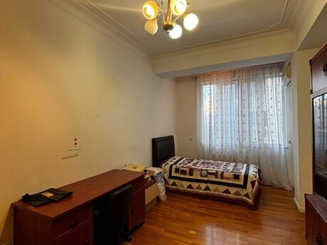 4 otaqlı mənzil, 170 m², 28 May: 435 000 ₼ 3