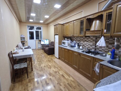 3-комнатная квартира, 95 м², Bakıxanov: 208 000 ₼ 2