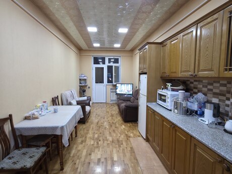 Elan №6412532 - Bakı, Bakıxanov q., 3 otaqlı, 95 m², 2/11 mərtəbə