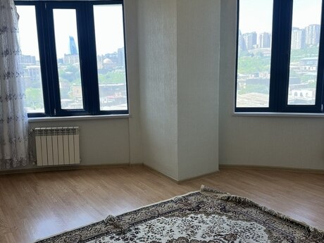 3-room apartment for rent, 150 m², Nizami: 1 400 ₼/mo 5