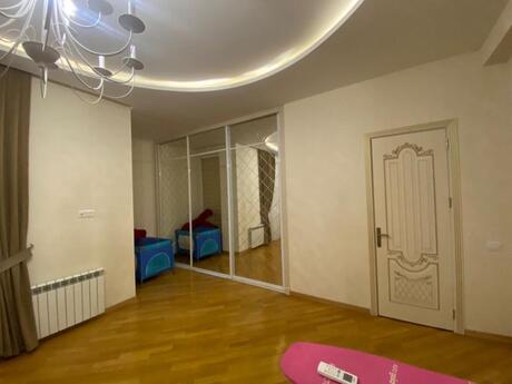 Kirayə 4 otaqlı mənzil, 210 m², 28 May: 2 200 ₼/ay 5