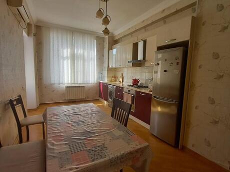 Kirayə 2 otaqlı mənzil, 110 m², Həzi Aslanov: 700 ₼/ay 5